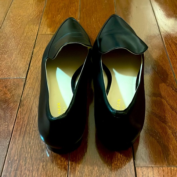 Gently Used Black Cole Haan Loafers Wmns 8 - Picture 3 of 4